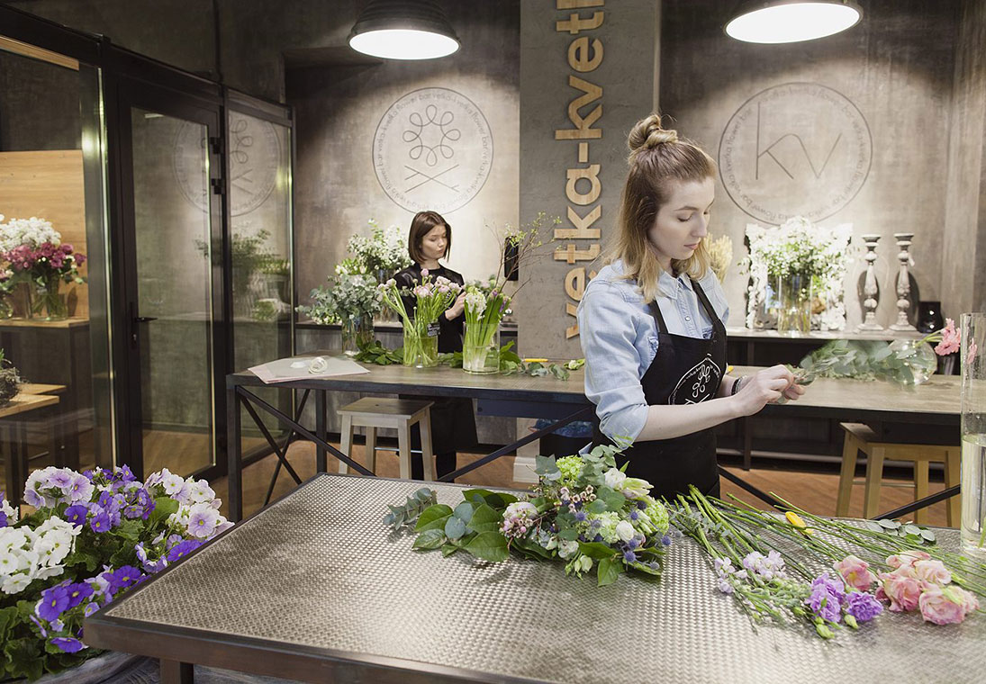 Ресторан Журавинка (ул.Я.Купалы, 25) салон цветов Vetka-kvetka (круглосуточно)